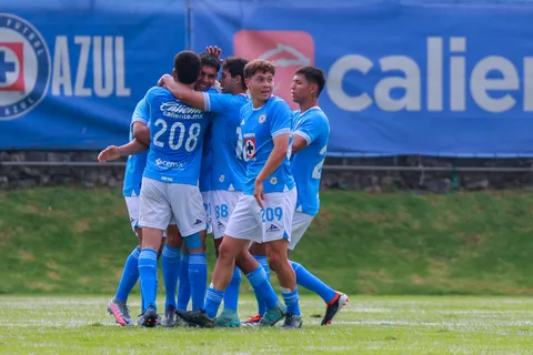 Paso perfecto con otro doblete de Espinosa: Cruz Azul Sub 23 golea a Toluca y se reafirma como líder