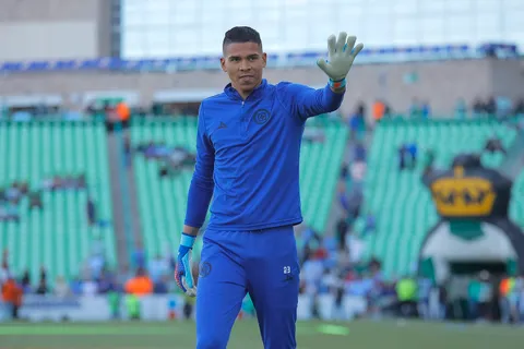 La decisión de Colombia que confirmó que a Kevin Mier y a Cruz Azul les dan la espalda