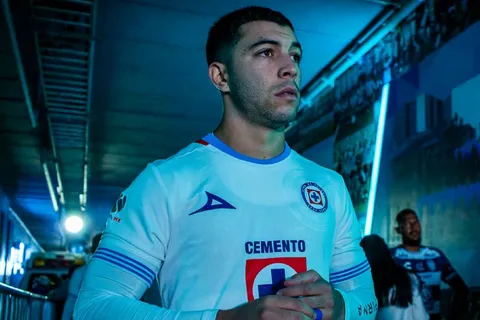 El deseo de Erik Lira que preocupa a Iván Alonso en Cruz Azul