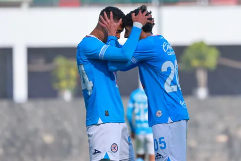 Un futbolista de La Máquina siguió de cerca la Champions y opinó de la competencia Barca-Real.