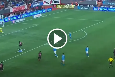 De no creerse: los 7 jugadores de Cruz Azul involucrados en el gol de Bebelo para el 3-0 de Xolos