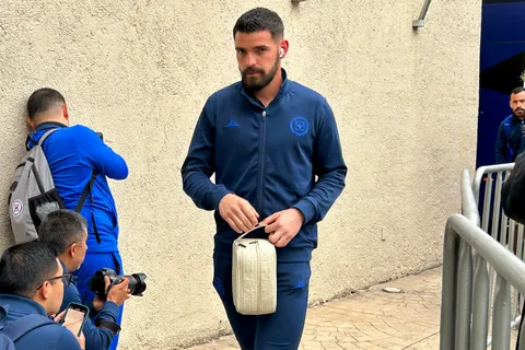 Portería Cruz Azul: Mientras Sebastián Jurado es criticado, esto hace Andrés Gudiño