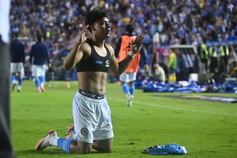 Amaury Morales: de anotar el mejor gol de Cruz Azul, a ser condenado por Facundo Torres