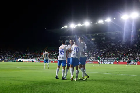 Cruz Azul 3-2 León: goles, videos y resumen de la ida de los cuartos de final del Clausura 2025