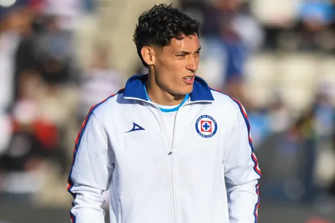 El mal momento que vivió Chiquete Orozco con la afición.