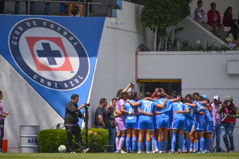 Femenil: Jugadora de Cruz Azul informa el incendio de su departamento y se desata la polémica