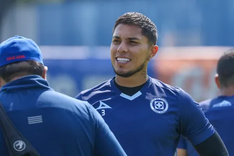 Dos bajas y dos regresos en Cruz Azul: la convocatoria confirmada vs. Mazatlán en la Jornada 8