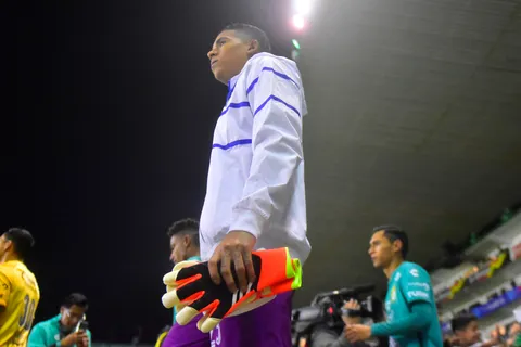 ¿Kevin Mier puede patear los penales en Cruz Azul? Esto tiene que pasar