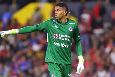 El colombiano quedó en el ojo de la tormenta cementera.