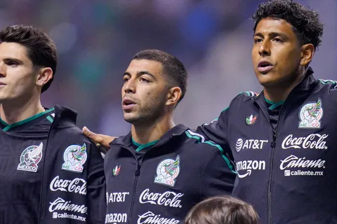 Erik Lira sería titular en el amistoso contra Serbia