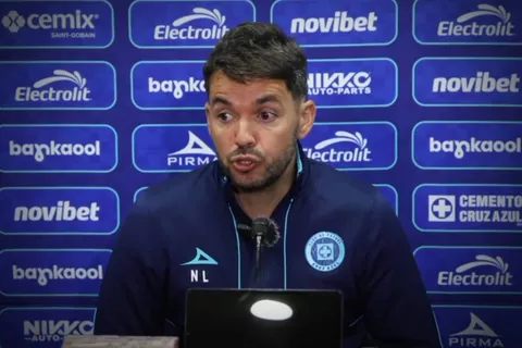Nicolás Larcamón reflexiona sobre el presente y futuro de Cruz Azul en Liga MX.