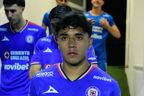 La razón detrás de la posible salida de Amaury Morales de Cruz Azul