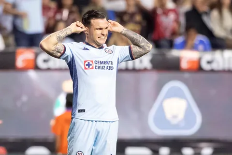 Cruz Azul cansado de Christian Tabó