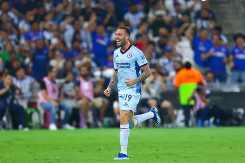 La FIFA contra la cábala de Cruz Azul: ¿por qué el gol ante Monterrey quedó registrado al minuto 34 y no al 33?