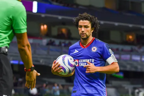 Más que merecido: Ignacio Rivero se estrena como capitán de Cruz Azul