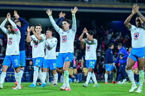 Cruz Azul se escapa en lo más alto.