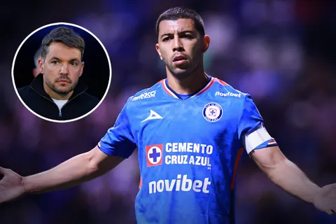 Erik Lira salió en defensa de Larcamón en plena crisis de Cruz Azul.