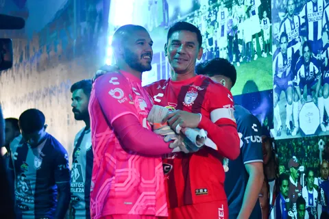 Experimentado portero de la Liga MX se queda si club, ¿irá por el Cruz Azul?