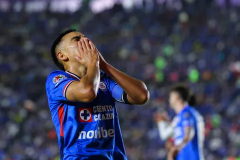 Charly Rodríguez es uno de los grandes referentes de Cruz Azul en la actualidad.