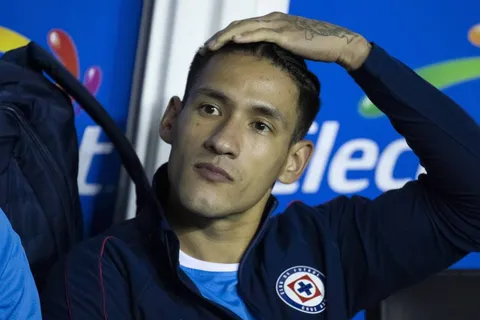 Uriel Antuna tomó una decisión con su futuro en Cruz Azul