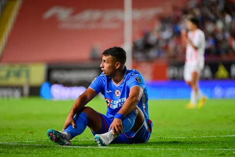 Cruz Azul rescindió el contrato de Iván Morales