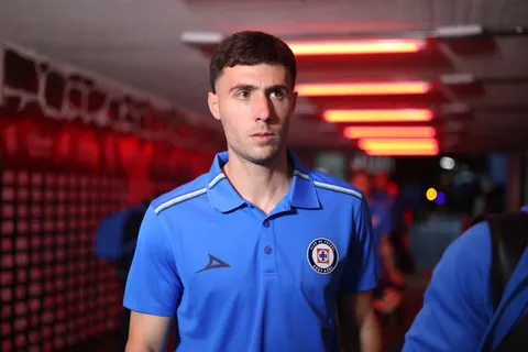 Revelan la extraña actitud de José Paradela en Cruz Azul