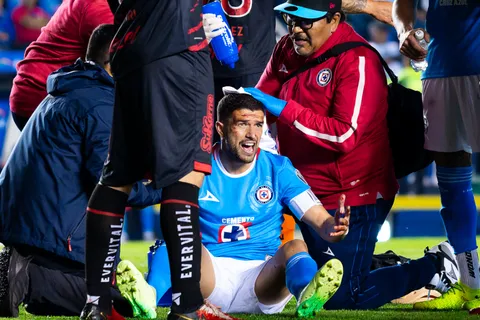 Así le quedó la cabeza a Nacho Rivero después del planchazo de Nico Díaz