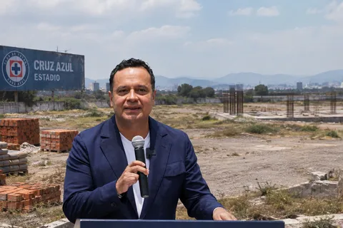 Tachando otra ubicación para el estadio cementero.