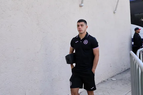 "Empieza un nuevo camino": Erik Lira ya piensa en el repechaje