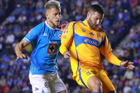 Cruz Azul y Tigres se ven las caras en Dallas.