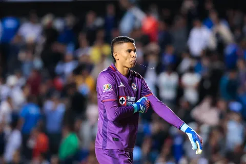 ¿Por qué no ataja Kevin Mier en el amistoso de Cruz Azul contra América?