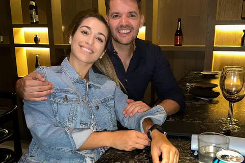 La esposa de Nicolás Larcamón le mandó un mensaje al DT de Cruz Azul.
