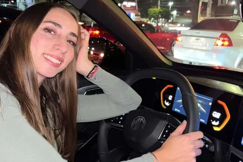 Araceli Torres: El fichaje de Cruz Azul femenil que también deslumbra con su carro de lujo