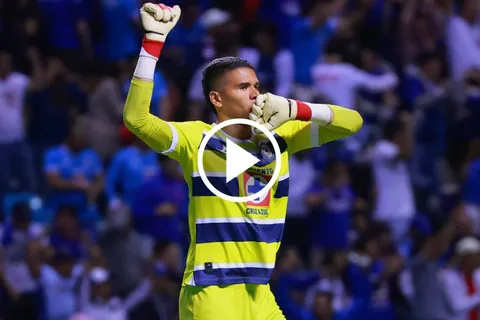 Cruz Azul venció a Pumas y quiere arrebatarle el liderazgo al América
