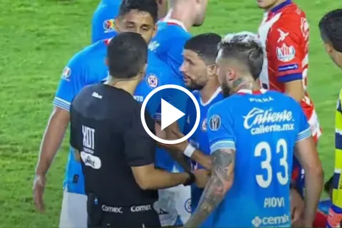 ¡Increíble error! La expulsión de Gonzalo Piovi y  por el que se pierde el partido vs. Chivas