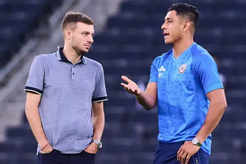 El novedoso rol que Martín Anselmi le dio a Luis Romo en Cruz Azul