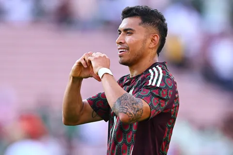 Acuerdo millonario entre Chivas y AEK Atenas por Orbelín Pineda