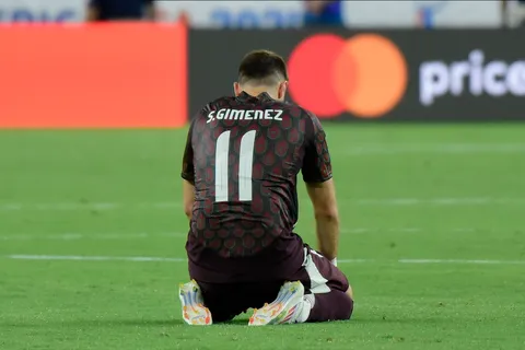 Ricardo La Volpe da en el clavo y explica por qué Santiago Giménez no rinde como en el Feyenoord