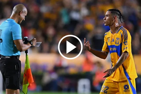 El gesto de Uriel Antuna al árbitro tras anular su gol en Tigres