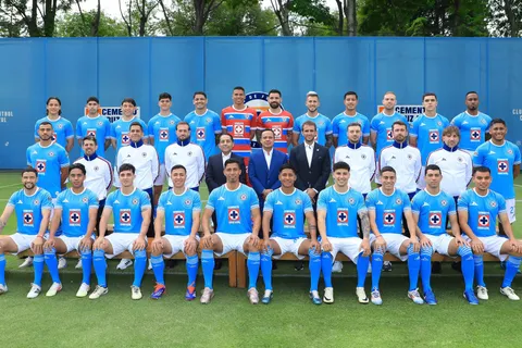 ¿Quién es quién en la foto oficial de Cruz Azul para el Apertura 2024?