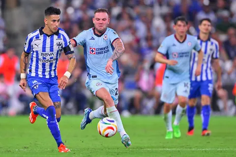 Cruz Azul define su posible pase a la final ante Rayados.