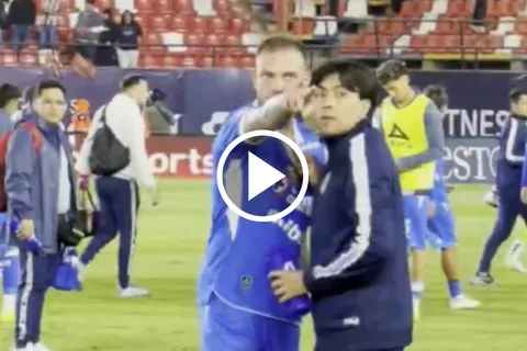 Rodolfo Rotondi tuvo un gesto con un pequeño fan de Cruz Azul tras la victoria ante San Luis.