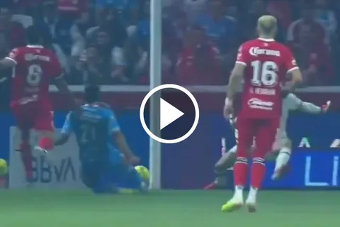 El Toro Fernández abrió el marcador ante Toluca tras un centro de Rotondi.