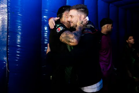 El abrazo entre Anselmi y Salcedo que no mostró la TV