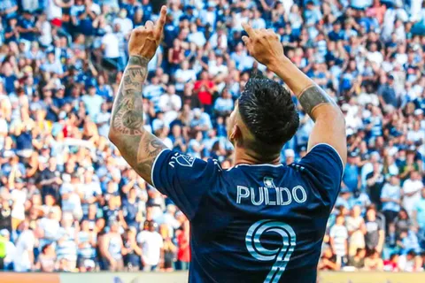 La oferta de Cruz Azul por Alan Pulido, ¡supera la de Chivas!
