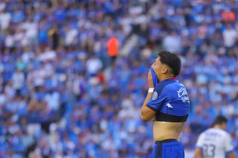 Un ex Cruz Azul con problemas contractuales