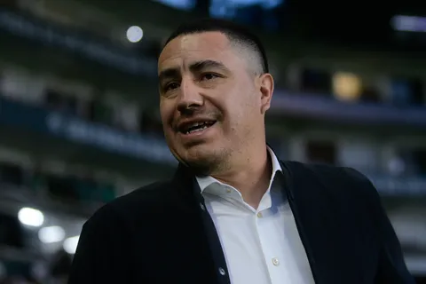 Efraín Juárez calentó la previa del Cruz Azul vs. Pumas