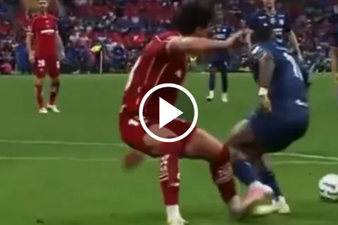 Mohamed se queja, pero Cruz Azul fue el perjudicado: penal no pitado y roja no sancionada