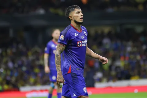 Carlos Salcedo quiere irse del país tras el asesinato de su hermana.
