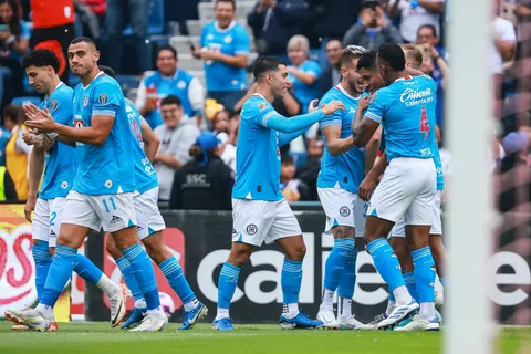 ¿Por qué el parón de selecciones de octubre es bueno y malo a la vez para Cruz Azul?
